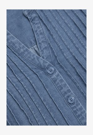 Cellbes of Sweden, AIRY TUNIC IN LIGHT DENIM WITH POCKETS - Bluse - medium blue denim