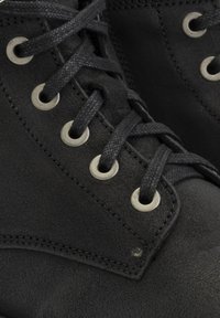 Travelin KOLDING - Nauhalliset nilkkurit - black