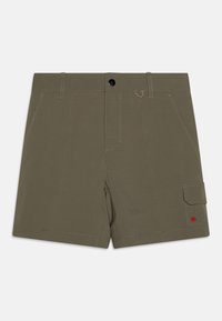 Olivgröna shorts med rak front, knäppning, framfickor och en sidoficka i cargo-stil med röda detaljer och sömmar.