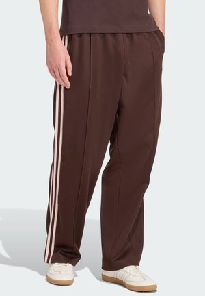 - Spodnie treningowe