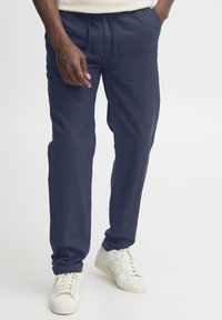 Casual Friday - CFPANDRUP 0050 - Trousers - dark navy Thumbnail Image 1