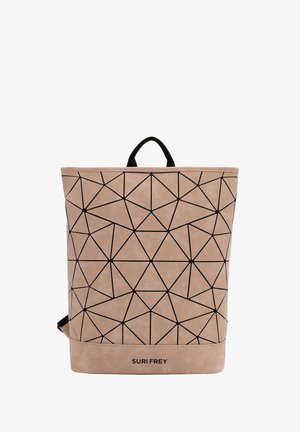 Mochila beige con un diseño de líneas geométricas negras, hecha de material suave, con un asa superior y correas de hombro ajustables.