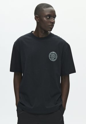 LIAM TEE MH COVER  - Triko s potiskem - black