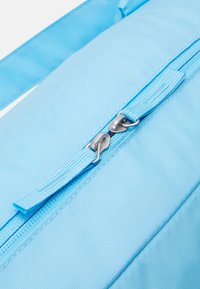 Nike Performance GYM CLUB BAG - Treningsbag - aquarius blue/laser orange