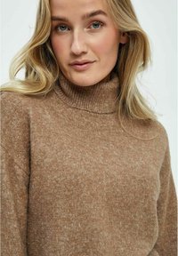 Desires DEGEA HIGH NECK PULLOVER - Strickpullover - pine bark