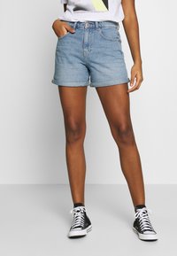 ONLY - ONLPHINE LIFE MAS NOOS - Jeansshort - light blue denim Miniatuurafbeelding 1