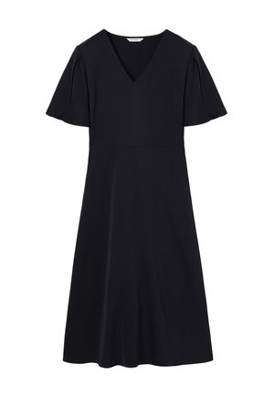 Must musta knee-pikkusega kleit V-kaelusega ja lühikeste lehvivate varrukatega, istuv vöökoht ja veidi lehviva seelikuosaga.