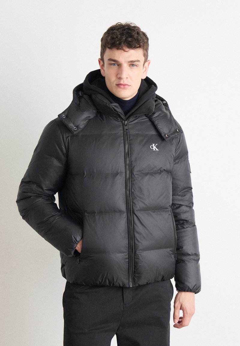 Calvin Klein Jeans - ESSENTIALS JACKET - Piumino - black, Ingrandire
