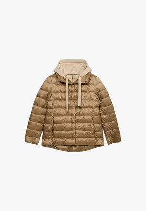 Kurtka puchowa w jasnobrązowym kolorze z beżowym kapturem, z poziomym pikowanym wzorem, regulacją za pomocą sznurka i zamkiem błyskawicznym z przodu.