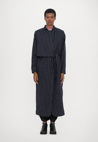 Henrik Vibskov EVENING COAT - Classic coat - dark blue
