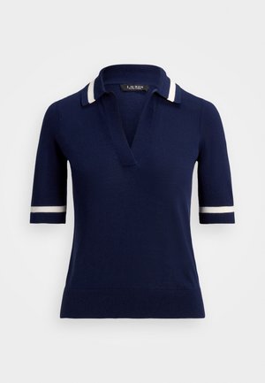 Marineblaues Strick-Poloshirt mit kurzen Ärmeln, kontrastierendem weißen gestreiften Kragen- und Ärmelsäumen sowie V-Ausschnitt. Weiche Textur.