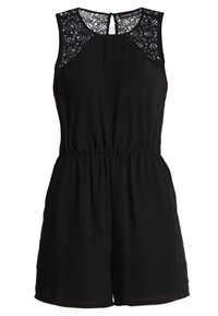 Czarny kombinezon bez rękawów z koronkowymi akcentami na ramionach, elastyczną talią i wycięciem na plecach. Gładka tkanina o luźnym kroju.