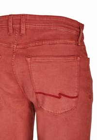 Hattric 5 POCKET BERMUDA - Denim shorts - rot