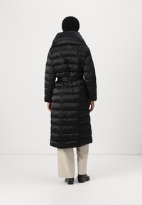 LIU JO IMBOTTITO LUNGO Piumino lungo nero Zalando