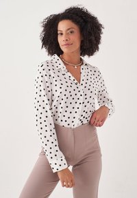 Herita PATTERNED  - Hemdbluse - black