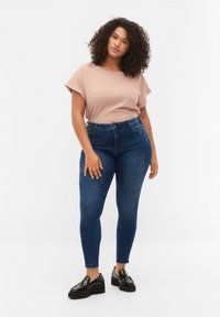 Zizzi SHORT SLEEVED BLEND - Jednoduché tričko - desert khaki