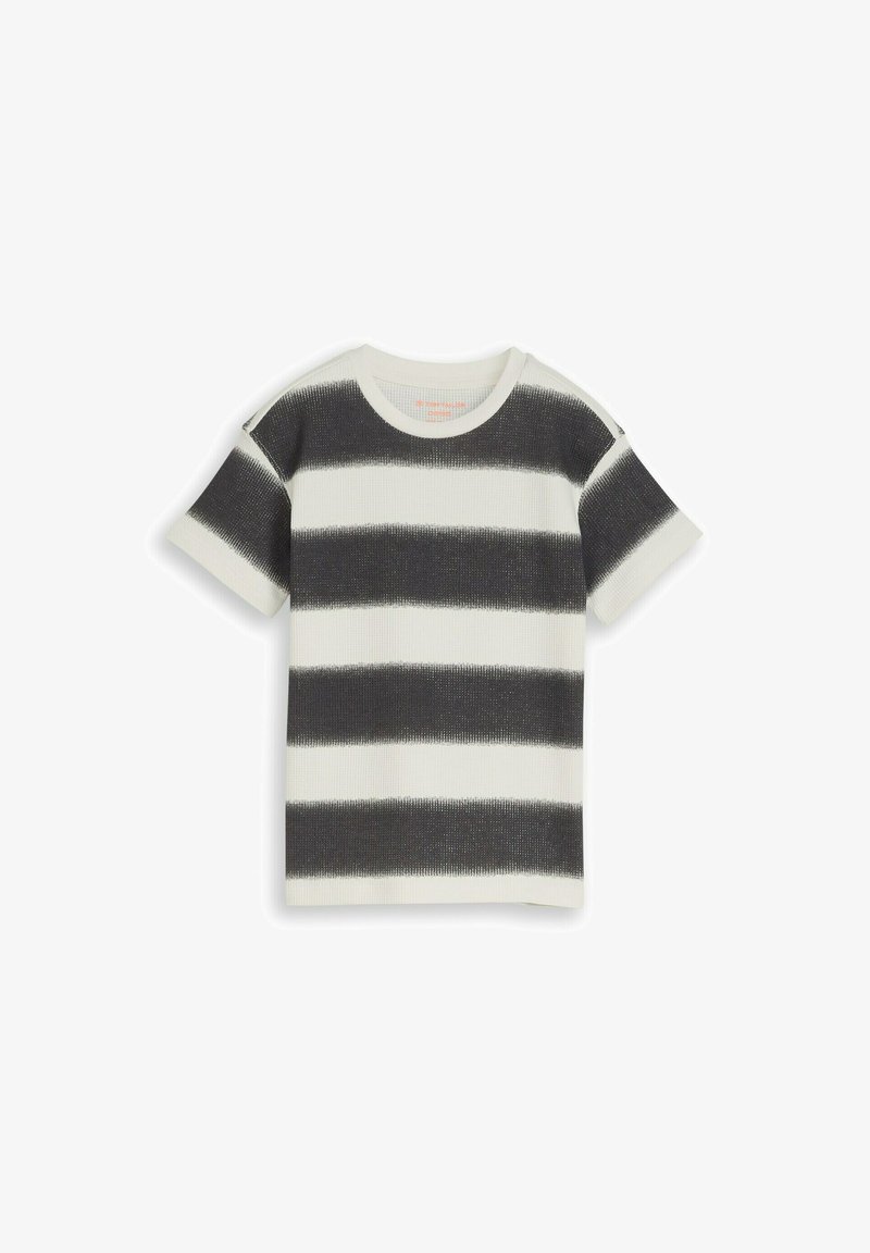 Pull en maille à manches courtes avec larges rayures horizontales noires et blanches et un col rond sur fond blanc.