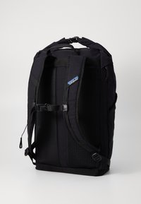 Patagonia FIELDSMITH ROLL TOP PACK UNISEX - Dnevni ruksak - black