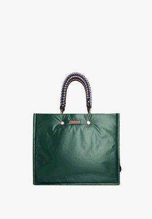 Sac cabas rectangulaire vert foncé avec texture rembourrée, doté de poignées tressées en noir, bleu et rose.