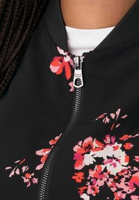 ONLY Carmakoma Mikina na zip - anthracite