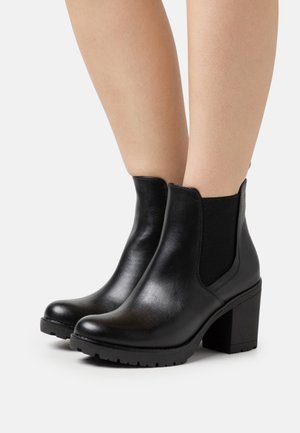 Platform ankle boots - black