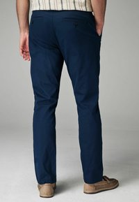 Next SLIM FIT LIGHTWEIGHT STRETCH - Vászonnadrágok - navy blue