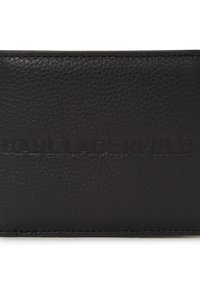 Portafoglio in pelle nera con superficie testurizzata, nome del marchio in rilievo e cuciture visibili lungo i bordi. Design minimalista.