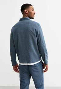 Thumbnail Image 3