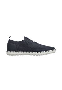 Baskets en mesh bleu marine à lacets avec un bout rond, une tige texturée, un collier rembourré et une semelle extérieure en caoutchouc blanc avec des motifs d'adhérence.