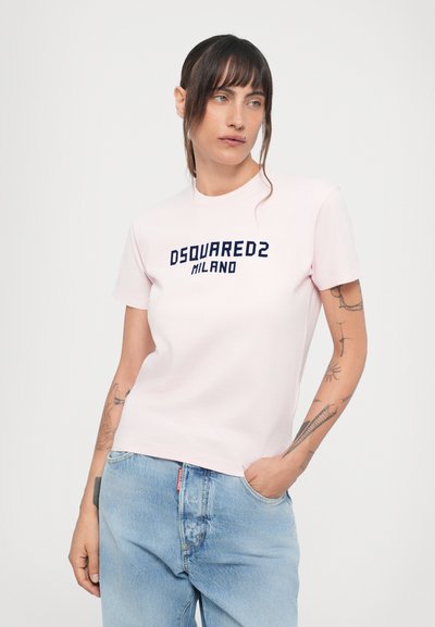 Light pink short-sleeve t-shirt made of cotton, featuring a navy blue logo "DSQUARED2 MILANO" on the front. Simple and fitted design.