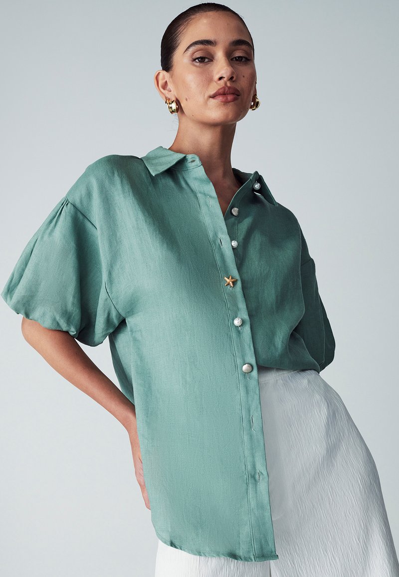 ST MRLO VIEN - Camicia - sage green