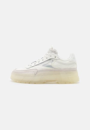 Trainers - off-white