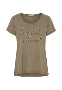 Oliven grøn T-shirt med V-hals, korte ærmer og en løs pasform. Udsmykket med sort nittet tekst "Alt er muligt" i kursiv.