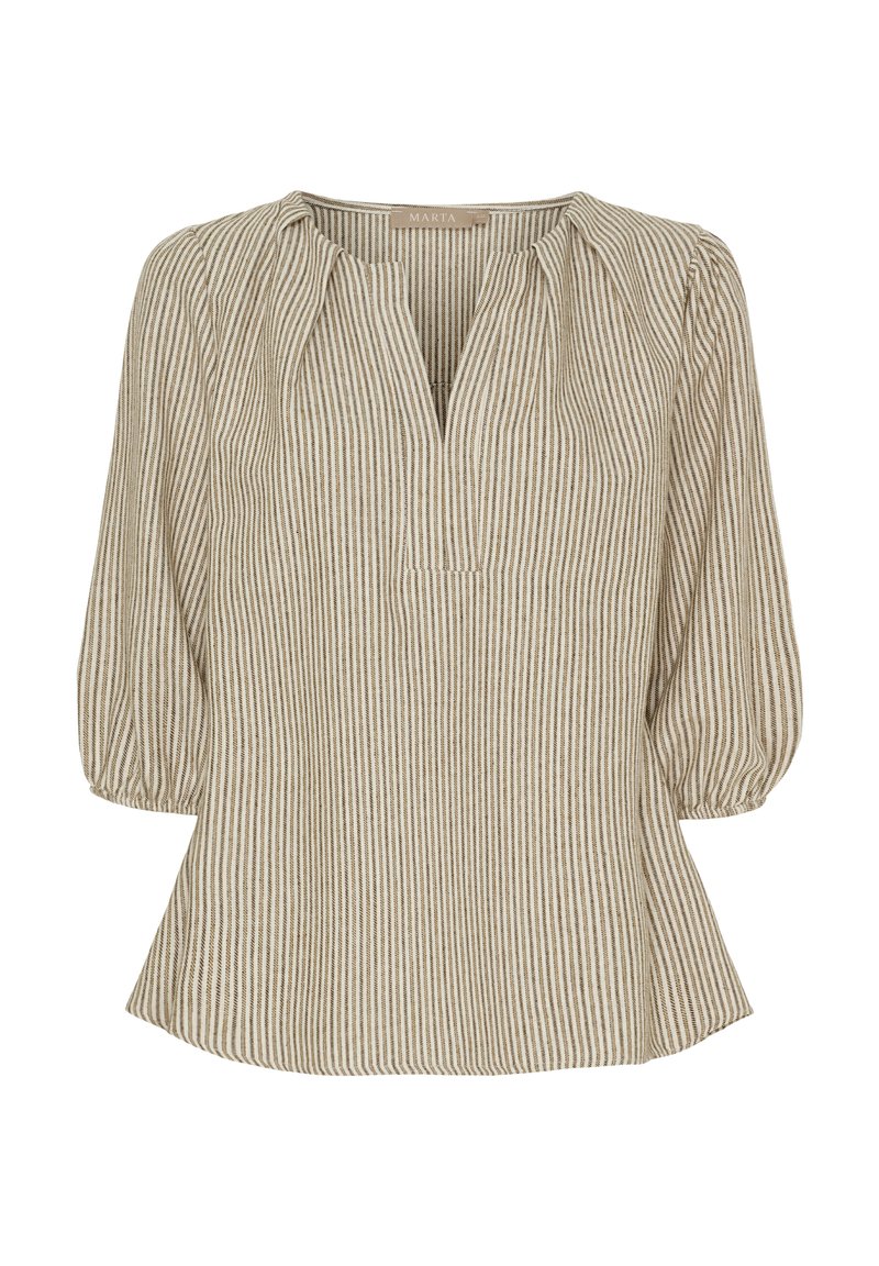 Beige og brun stribet bluse med rund halsudskæring, trekvart puffærmer og en subtil plissering foran.