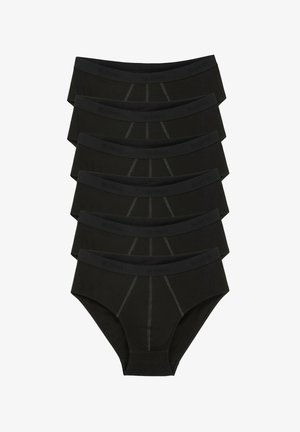 Fünf schwarze Herren-Slips mit elastischem Bund und vertikaler Naht vorne, gestapelt und vor weißem Hintergrund präsentiert.