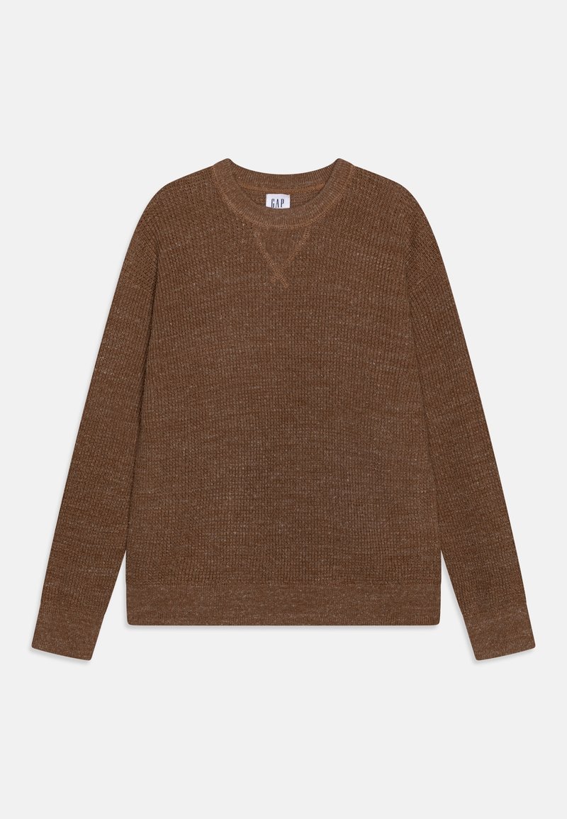 Pull marron en tricot avec col rond, manches longues, texture côtelée et un petit détail de point triangulaire sous l'encolure.