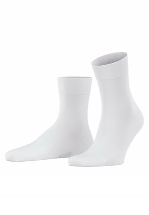 Weiße Baumwollmischung Knöchelsocken mit gerippten Bündchen und glatter Textur, ausgestattet mit verstärkten Zehen und Fersen für mehr Haltbarkeit.