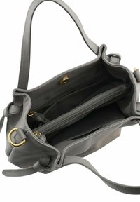 Borsa a tracolla in pelle grigia con dettagli in metallo dorato, dotata di apertura superiore, tasca interna con zip e doppi manici.