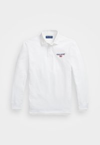 Vit långärmad polotröja i bomull med en klassisk krage och en liten blå och röd "POLO SPORT"-logotyp på vänster bröst.