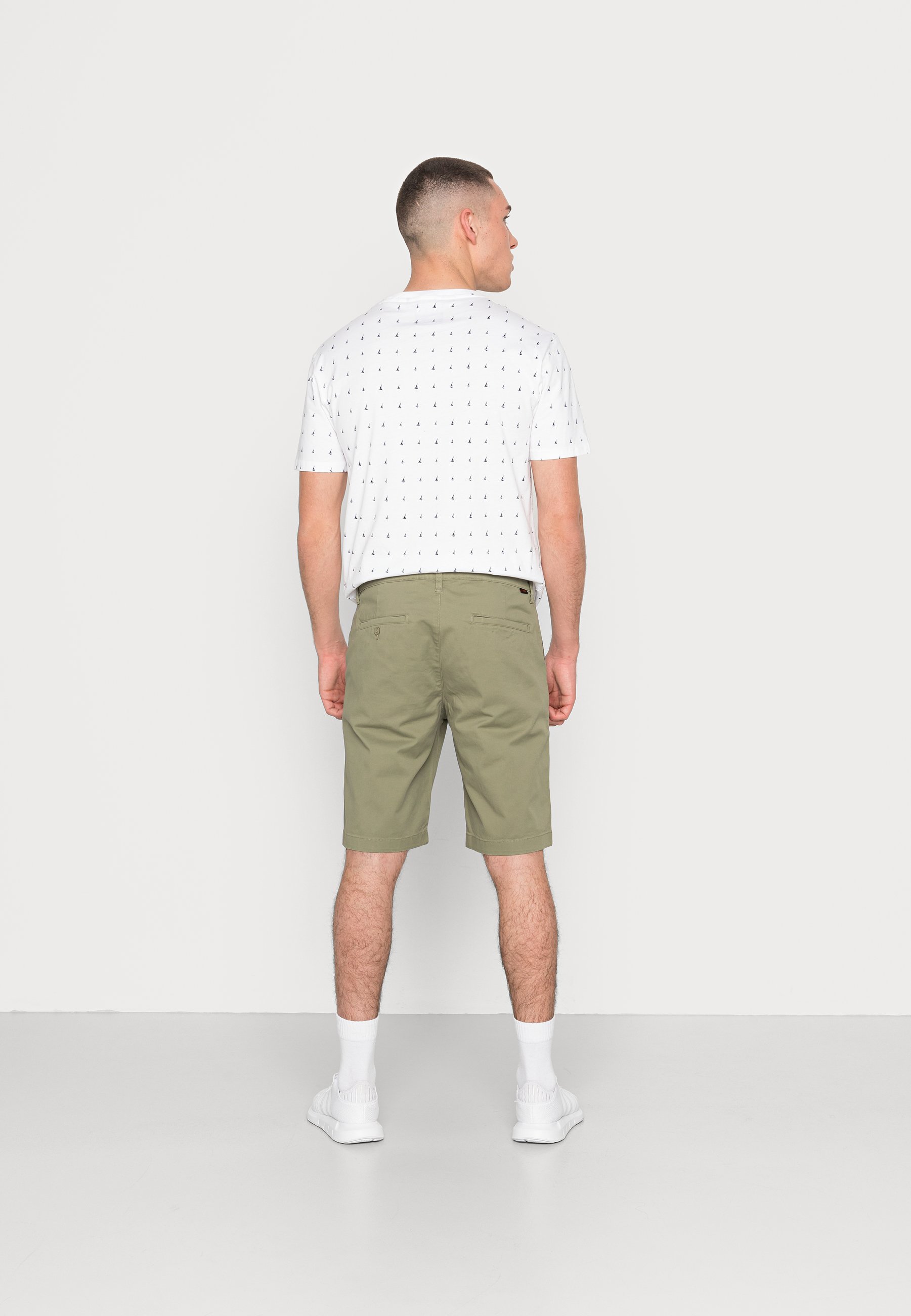 Lee REGULAR - Shorts - olive green 