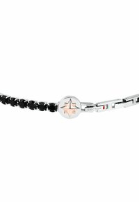 Bracciale in gemme nere con accenti in argento e oro rosa. Presenta un fermaglio centrale rotondo con un design a stella e link in metallo.