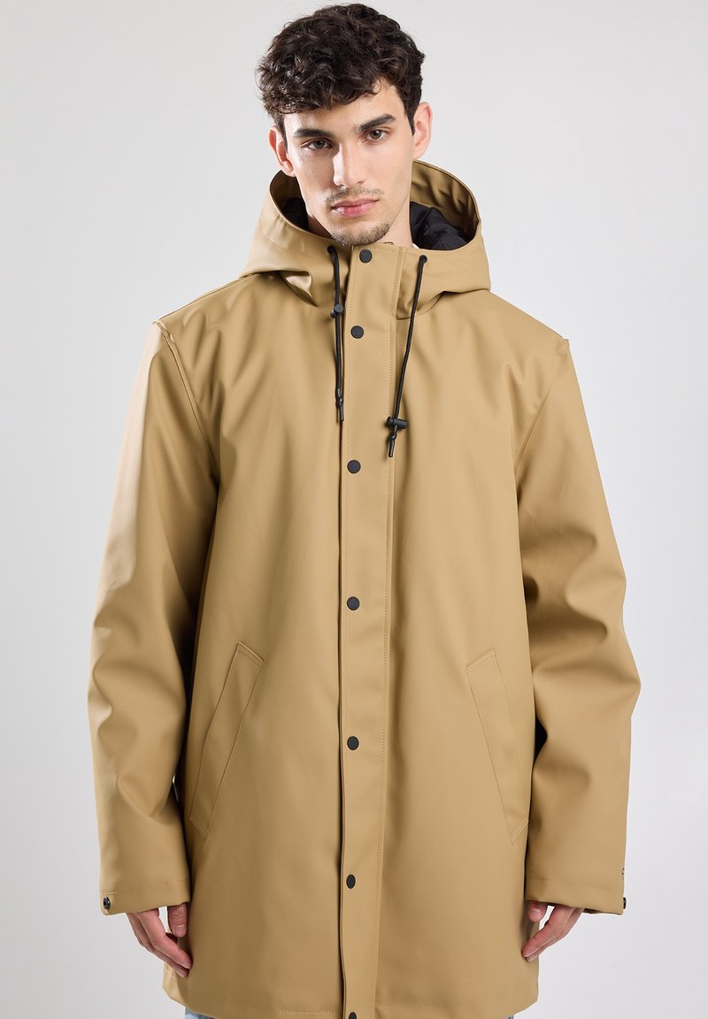 America Today REGEN  PADDED - Sadetakki - camel