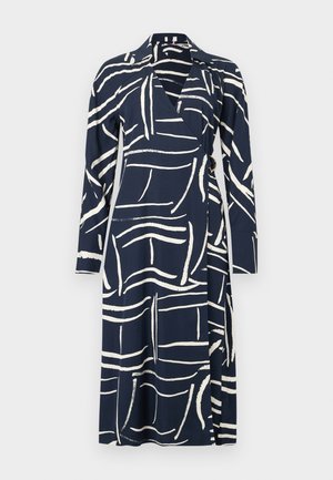 Marineblauwe wikkeljurk met lange mouwen, abstract wit penseelstrepenpatroon, kraag en zijgespsdetail.