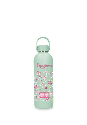 Botella de agua de metal verde claro con patrón floral rosa, logo rosa de "Pepe Jeans London" y bandera rosa del Reino Unido cerca de la base.