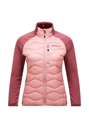 Giacca trapuntata rosa chiaro con maniche rosa scuro, cerniera frontale completa, tasca sul petto e logo "Peak Performance" sul petto.