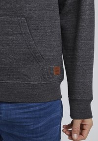 11 Project PRMENSE - Cardigan - black