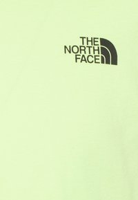 The North Face SIMPLE DOME TEE - T-shirt estampada - sharp green