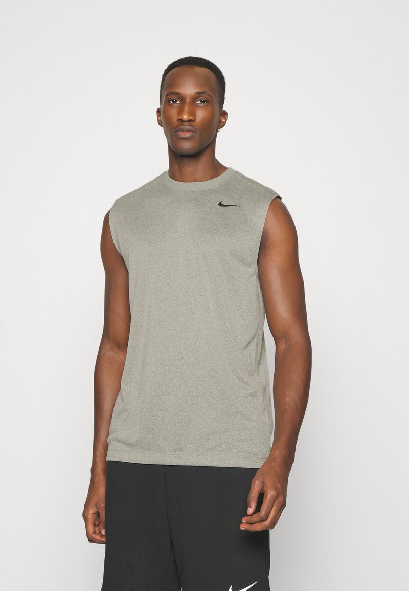 Nike Performance TEE RESET - Top - tumbled grey/silver heather/black