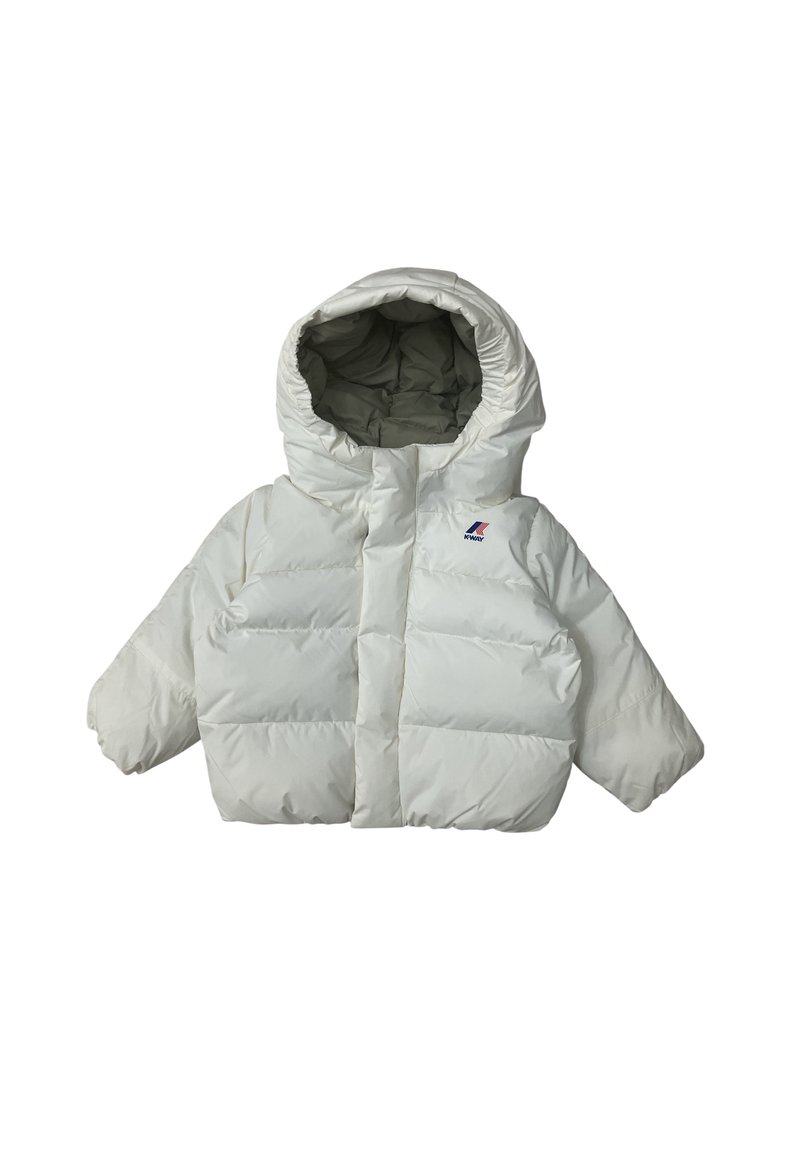 Giacca puffa bianca con cappuccio, maniche lunghe, chiusura frontale con zip e piccolo logo K-Way sul lato sinistro del petto.