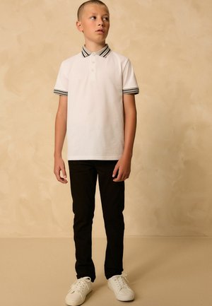 REGULAR FIT - STRIPE TIPPED COLLAR SHORT SLEEVE  - Polokošeľa - white